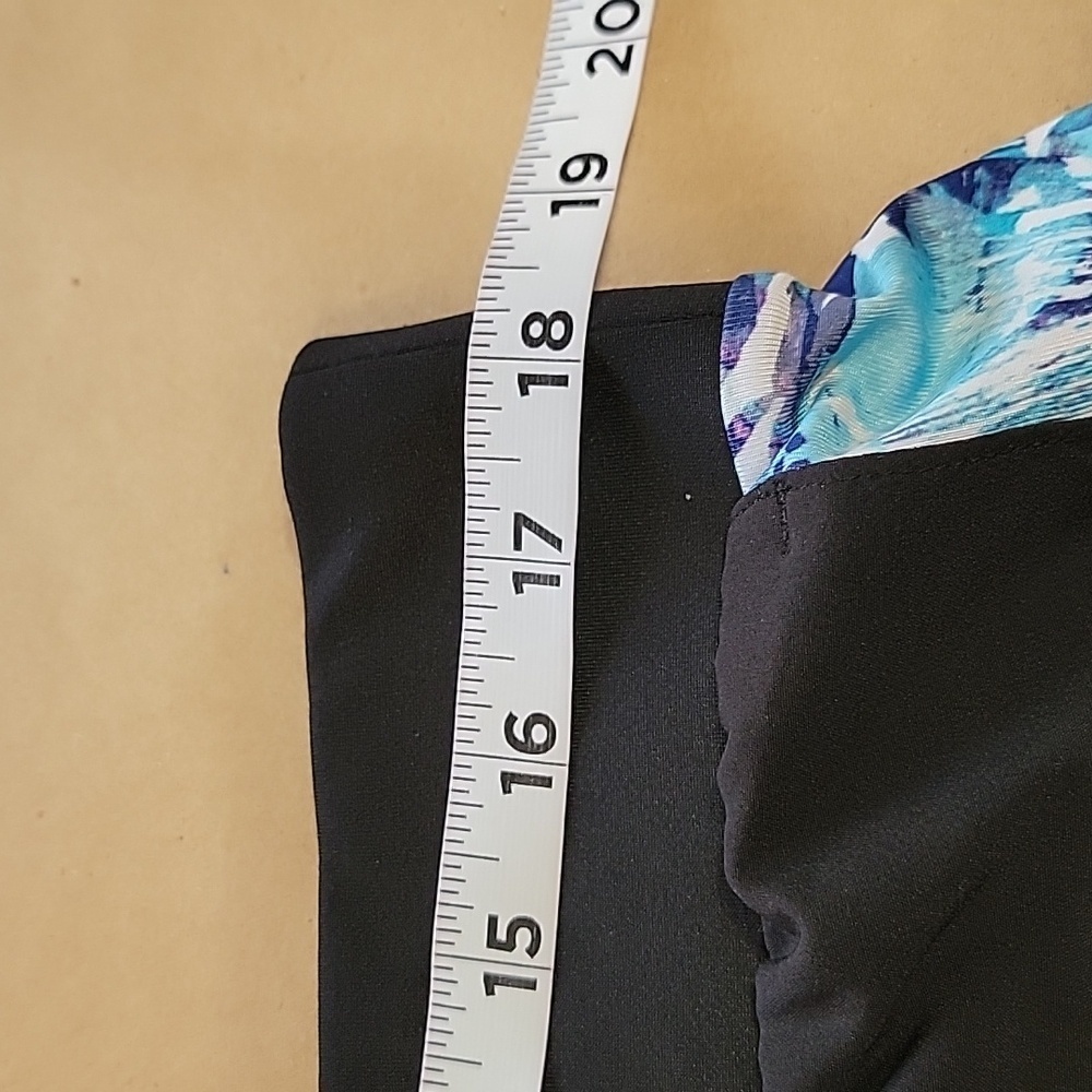 Tek Gear Size XL Black with Blue & Purple Exercise, Running Shorts, Gently Used - Picture 4 of 9